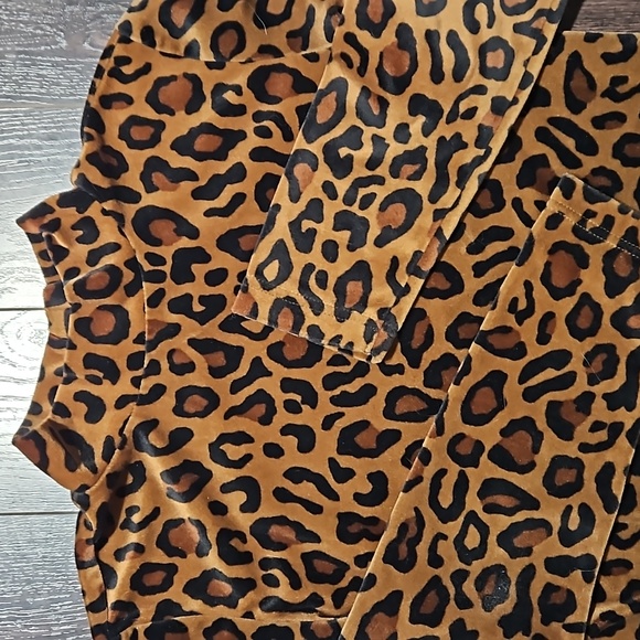 Leopard Print Velour Long Sleeve Mockneck Shirt (Together Brand), Size 6 - Picture 4 of 11